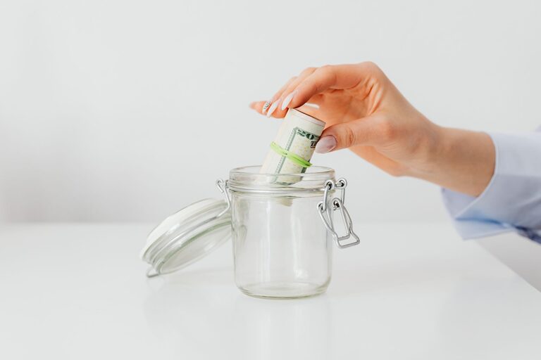 Simple Budget Habits for Everyday Life That Anyone Can Follow